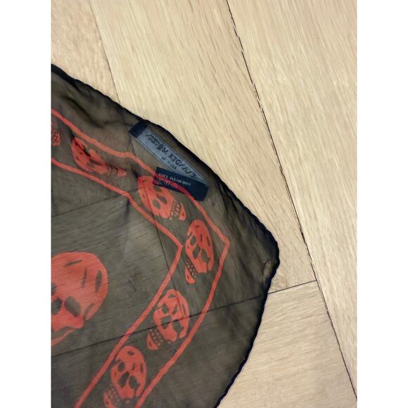 Authentic Alexander Mcqueen Classic Skull Silk Foulard Black/Red - Picture 7 of 11
